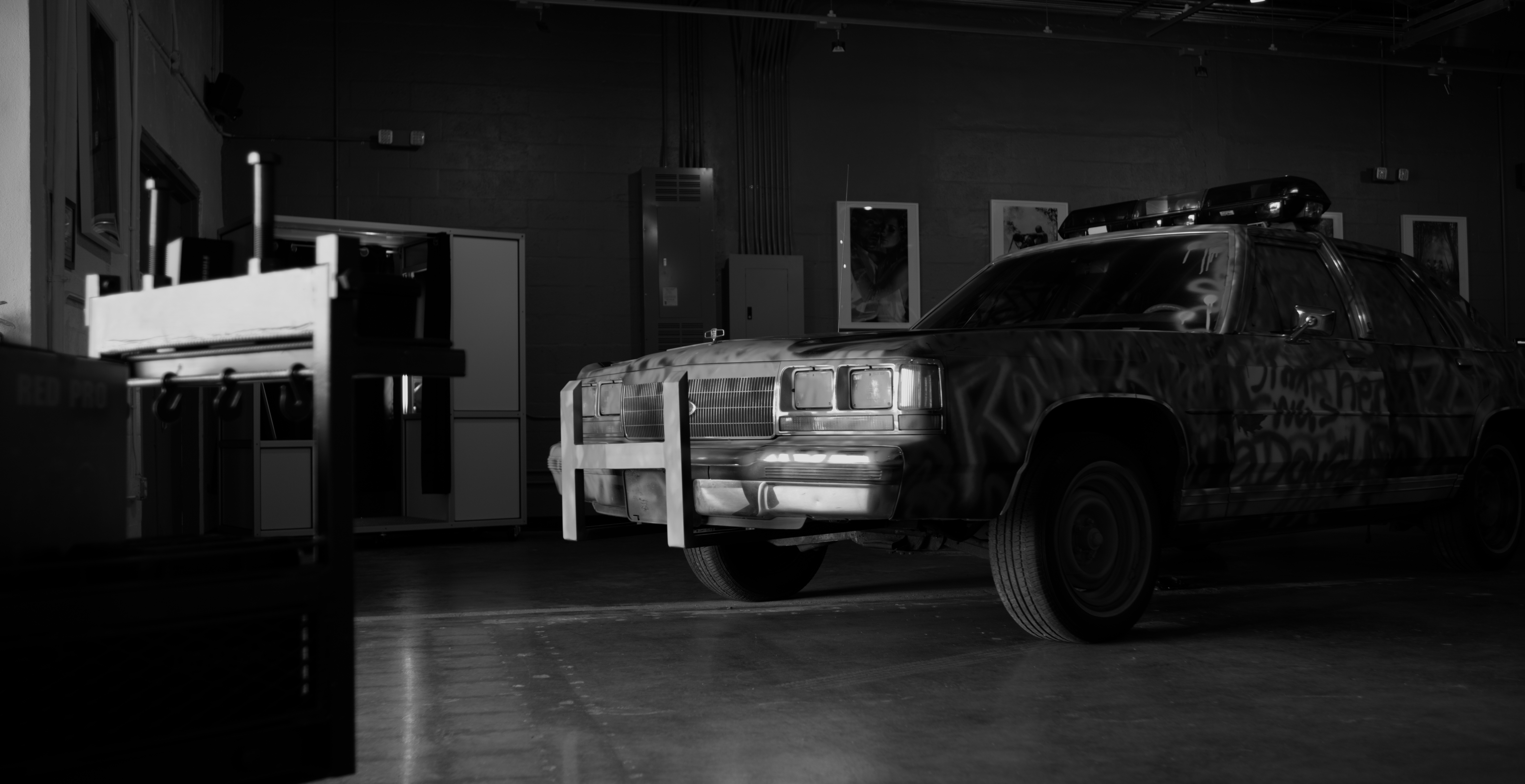 monochrome28hollywood.jpg